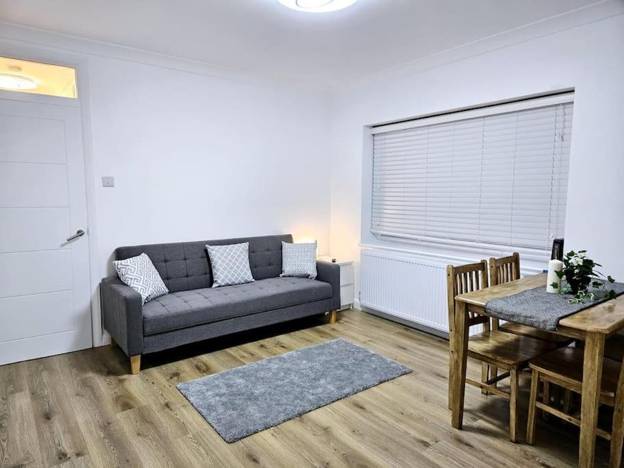 Wonderful Apartment In Wembley Londres Exterior foto